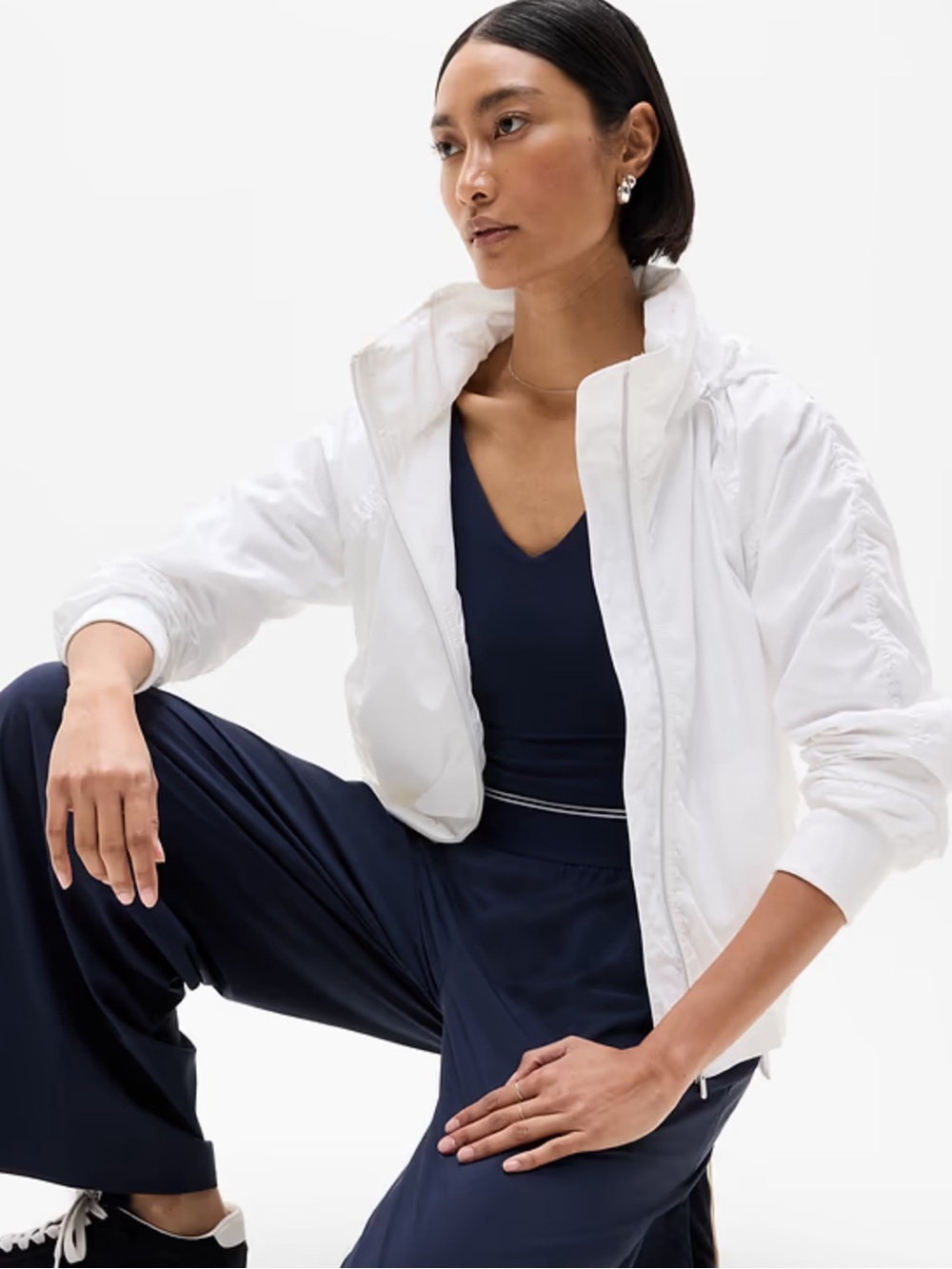 Athleta White Lightweight Jetset Bomber Jacket Sz Medium 
Classic